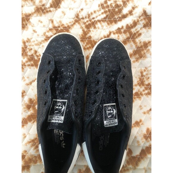 Adidas Women's Stan Smith Black Embossed Sneakers Size 5 - Picture 8 of 11